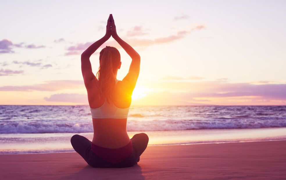 latihan dengan elemen yoga untuk menurunkan berat badan