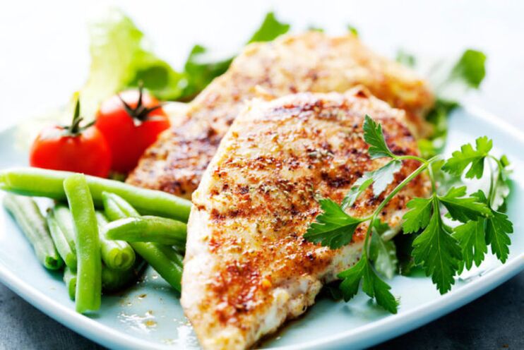 dada ayam rendah karbohidrat dengan sayuran